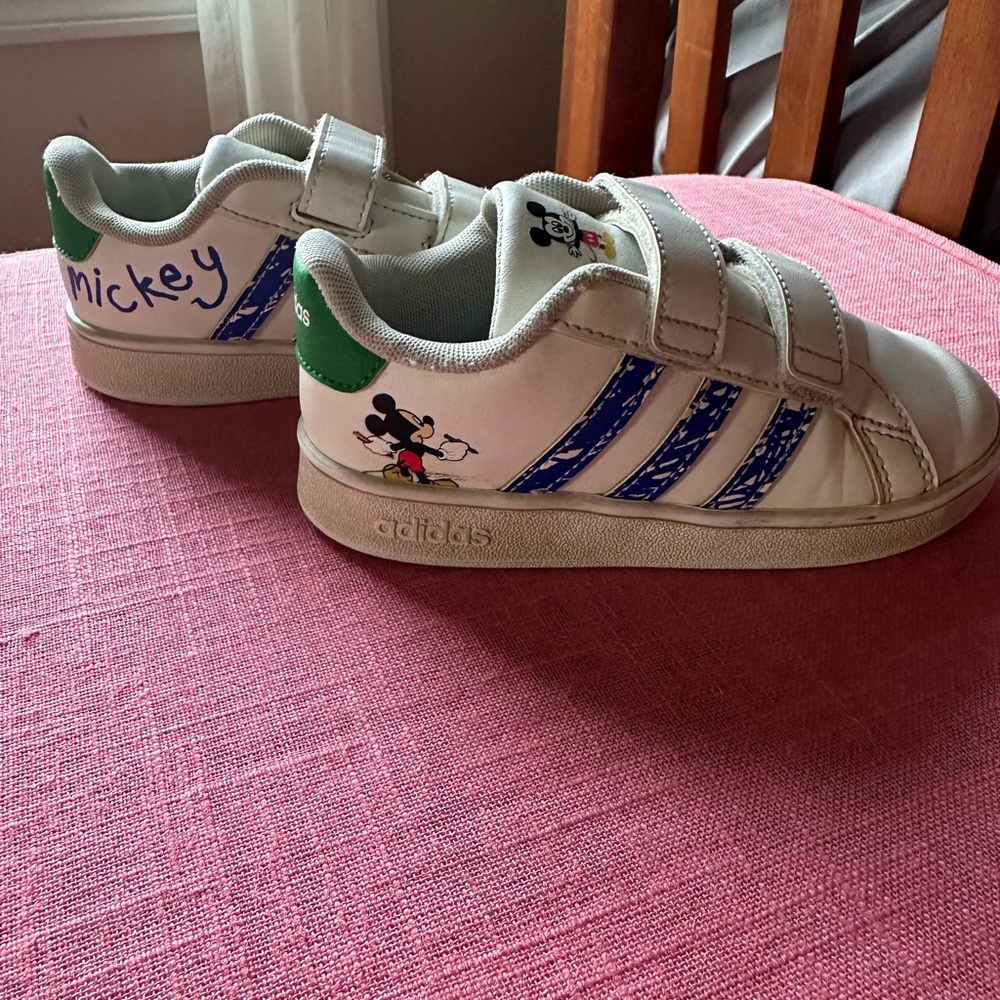 Mickey Mouse Adidas Boys / Girls Sneakers (size 10) excellent condition